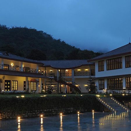 Amritara Ambatty Greens Resort Virajpet Bagian luar foto