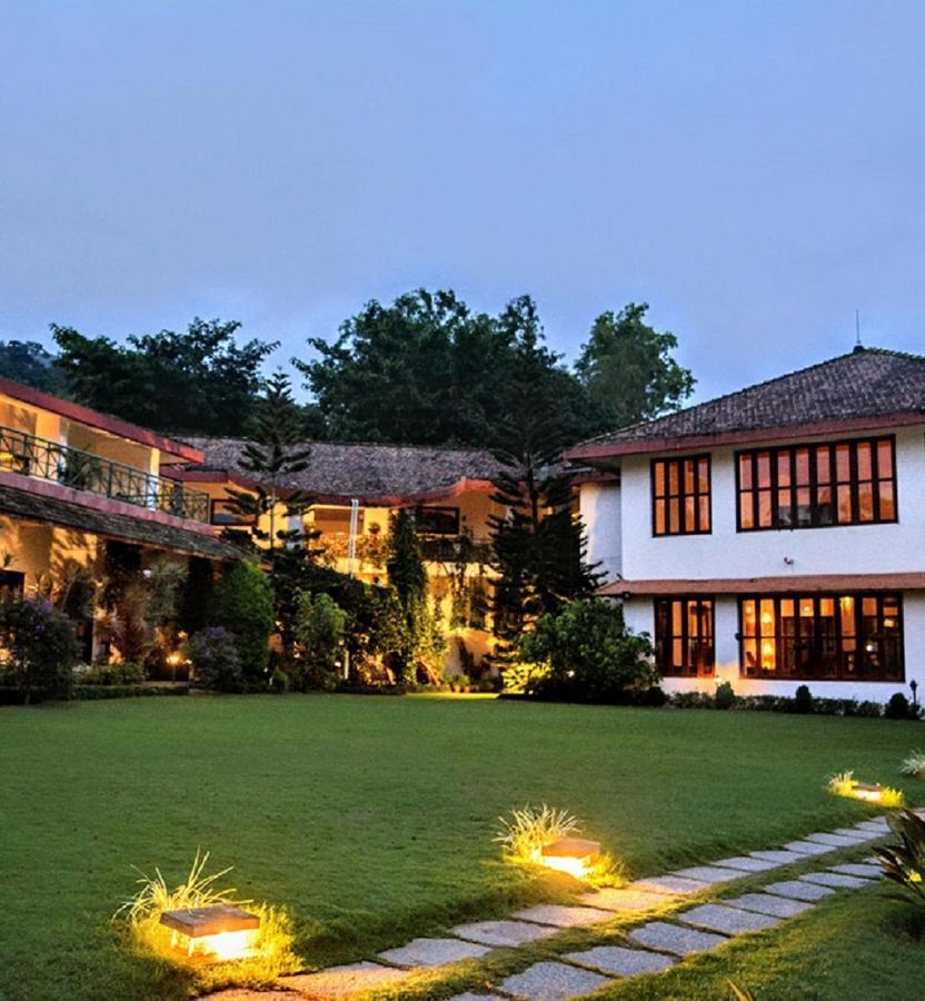 Amritara Ambatty Greens Resort Virajpet Bagian luar foto