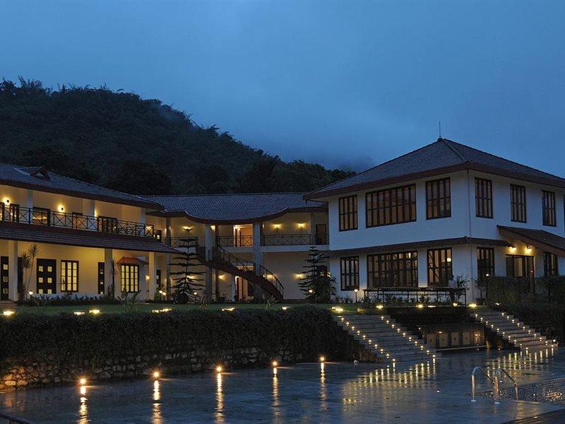 Amritara Ambatty Greens Resort Virajpet Bagian luar foto