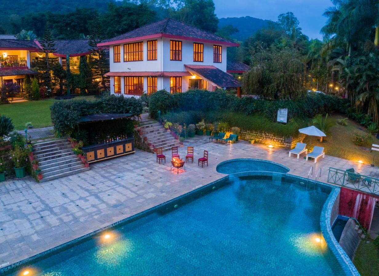 Amritara Ambatty Greens Resort Virajpet Bagian luar foto