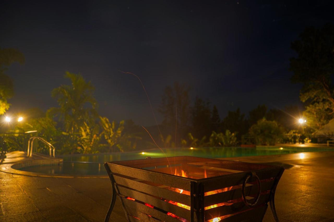 Amritara Ambatty Greens Resort Virajpet Bagian luar foto