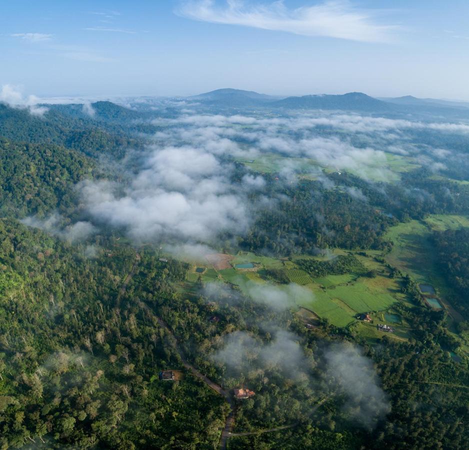 Amritara Ambatty Greens Resort Virajpet Bagian luar foto