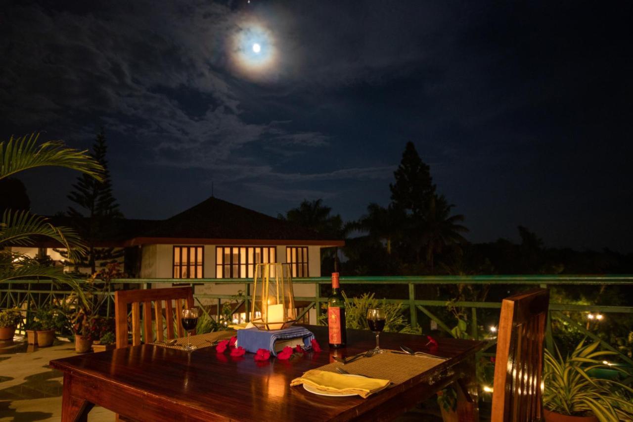 Amritara Ambatty Greens Resort Virajpet Bagian luar foto