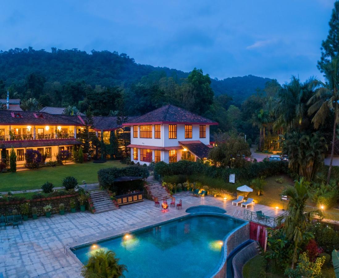 Amritara Ambatty Greens Resort Virajpet Bagian luar foto