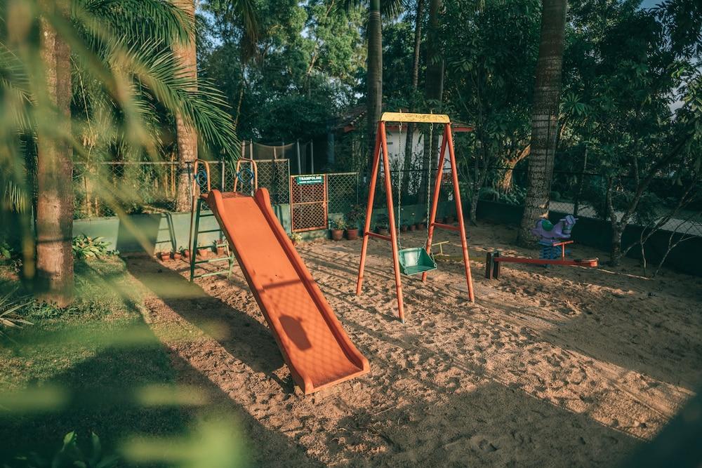 Amritara Ambatty Greens Resort Virajpet Bagian luar foto