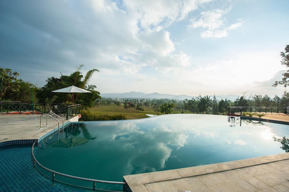 Amritara Ambatty Greens Resort Virajpet Bagian luar foto