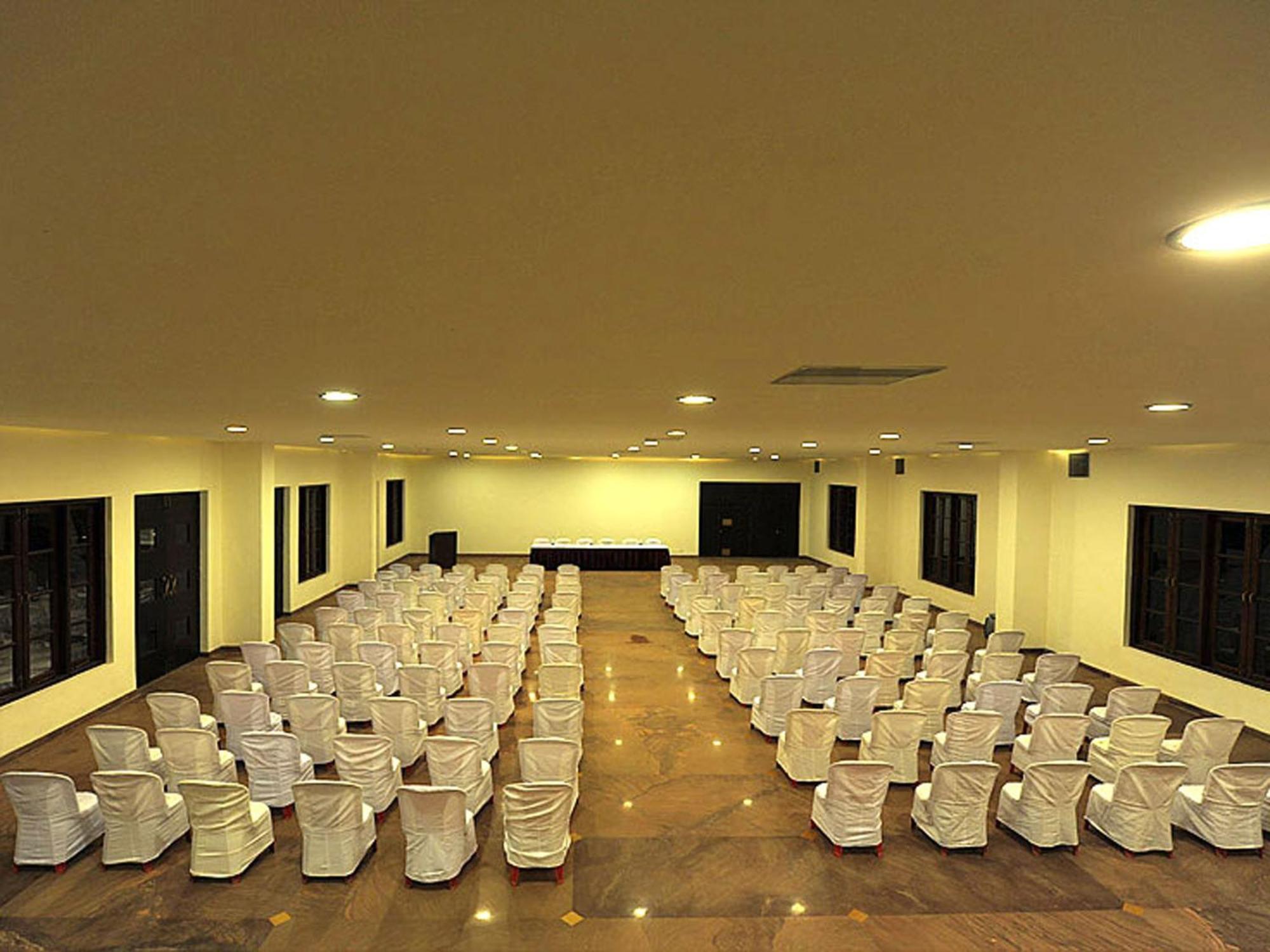 Amritara Ambatty Greens Resort Virajpet Bagian luar foto