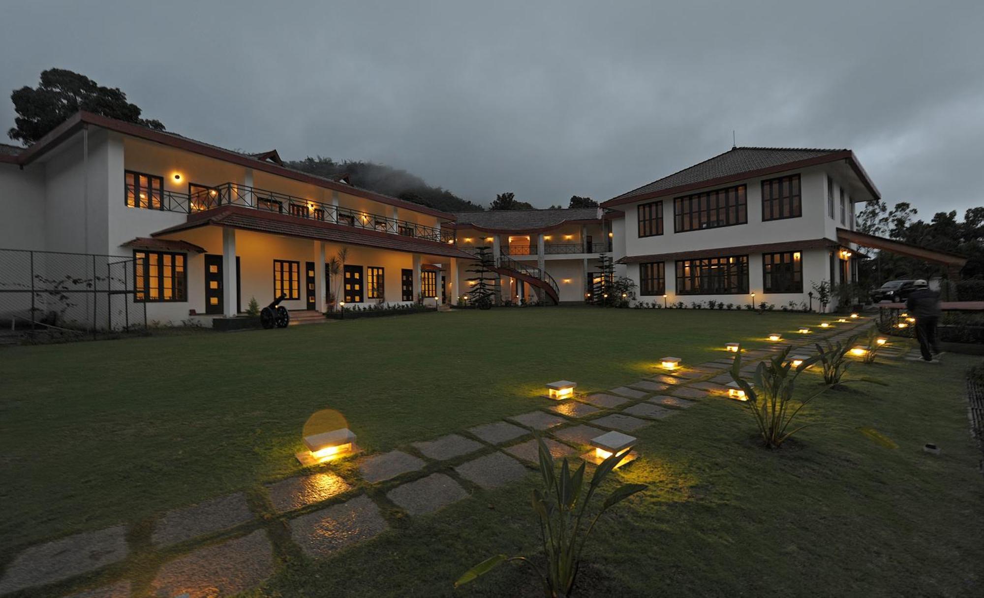 Amritara Ambatty Greens Resort Virajpet Bagian luar foto