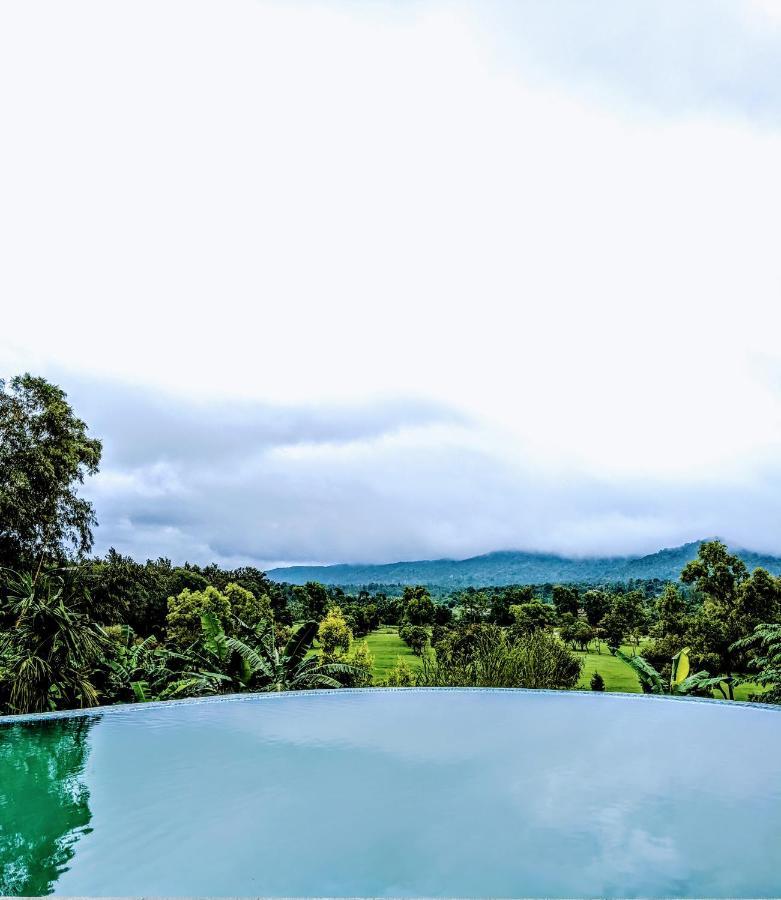 Amritara Ambatty Greens Resort Virajpet Bagian luar foto